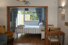 4 chambres à coucher à Lymington - Image 2