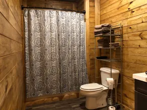 Lai-lai’s Lodge Cabin at Serenity Campground! - Image 5