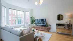 Sun Drenched & Spacious Hoboken Gem-Minutes to NYC - Image 5