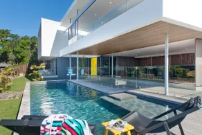 Fantastisches Familienstrandhaus mit Meerblick und beheiztem Pool - Image 3