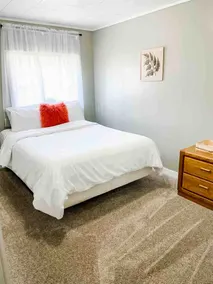 Charming two bedroom home with fenced yard - Image 5