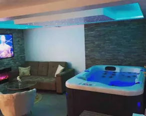 Sand spa, entire home with jacuzzi - Image 2