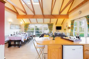 Atemberaubende 6BR Garden Villa [20 Personen] - Schöne Gegend [Glasgow & Loch Lomond] - Image 2