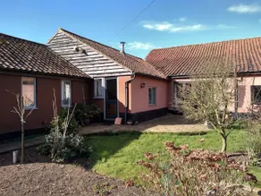 Peaceful, rural country cottage - Image 2