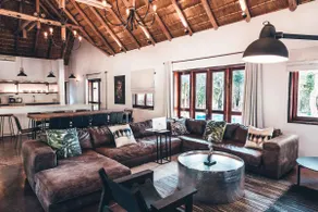 Kingly Bush Villa - Private Golf & Wildlife Villa - Image 2