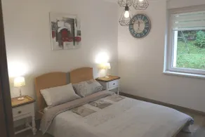 3 large bedroom apartment with parking - Image 3