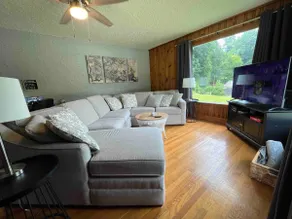 The Hilltop House - Image 2