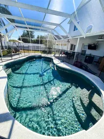 4 bedrooms 2.5 bathrooms Pool - Image 3