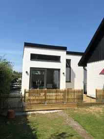 Bright, modern, small guest house - Image 5