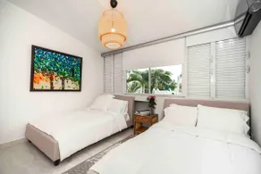 Dream Villa - Luxury Stay w/ Pool & Beach Access - Image 3