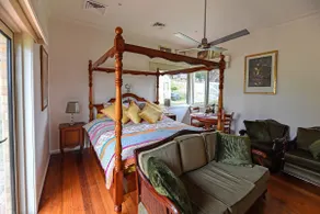 Galahad's Animal Sanctuary & B&B / Tour / Farmstay - Image 5