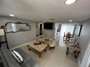 Comfy and clean 2 bedroom/1 bath apartment :-) - Image 2