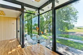 Riverside luxury - Image 3