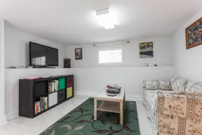 Cozy Private Suite Near O'Hare & Downtown Chicago - Image 4