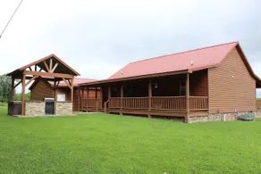 Gorgeous Log Cabin close to Cave and Lakes!! - Image 4