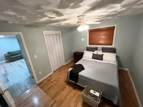 Vincent house is a sweet place. - Image 2