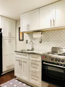 1 Bed / 1 Bath Apt with Sunroom - Image 4