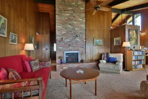 Tidecrest: High-Bluff Hideaway & Beach-Front Cabin - Image 4