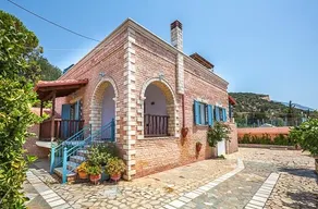 Anna's Villa - Private Pool and Playground - Image 5