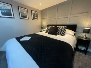Private Annexe with Modern En-Suite and Parking - Image 3