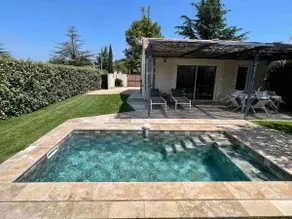 Private house with pool & fenced garden - Image 3