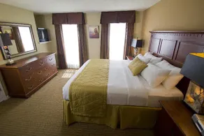 Williamsburg 2bdr for 6 from $129 near everything! - Image 4