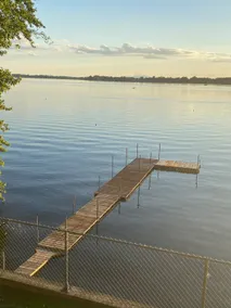 Lakefront, cute and cozy year round cottage - Image 5