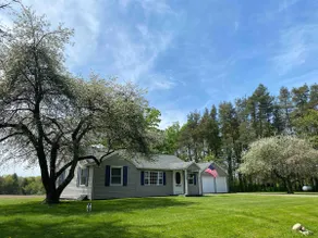 Home near Chautauqua Lake - Image 3