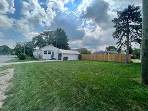 Cozy Home - You'll Love This Place + Garage - Image 5