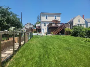 Two bedroom urban oasis with off street parking - Image 2