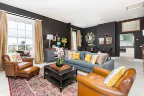 Judges Lodgings Penthouse inc parking nr docks - Image 2