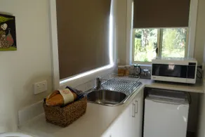 The Hut King Valley - Image 5