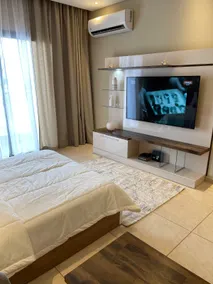 Luxury 1-room apartment in Abidjan - Image 2