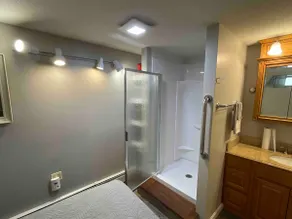 Lovely one bedroom apartment with own entrance - Image 4