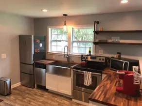 Downtown Landrum Bungalow - Image 2