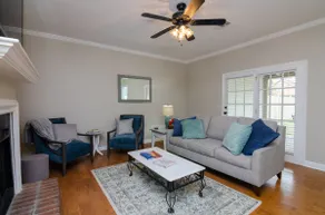 Walk to Downtown Franklin, Plenty of room for 6 - Image 3