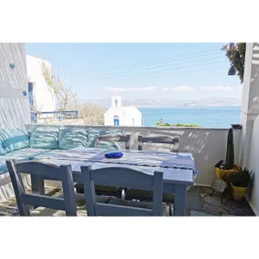 SEABREEZE 2 B/D Seafront Apartment In Ambelas - Image 3