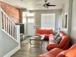 Elegant Townhome In Olde Towne East Near Downtown - Image 3