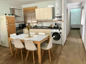 Waterfront apartment, downtown and beach - Image 4