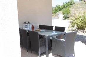 Spacious villa with heated pool and EV charger - Image 5