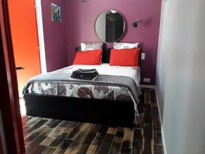 Funky, comfortable, romantic & central. sleeps 2/4 - Image 2