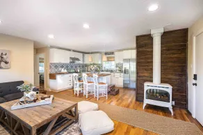 The B’s Hive Cottage - Image 2