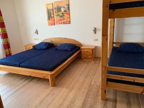 Family apartment for up to 16 people, balcony, 5 bedrooms - Image 5