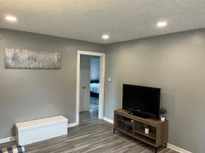 Charming 3BR Cape Cod with Free Off-Street Parking - Image 5