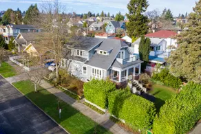 Green Lake Retreat | AC + Walkable + Free Parking - Image 2