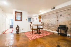 Private Centrally located Eng Bsmt - Image 2