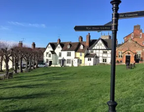 Fab 2 bed Old Chapel in the Heart of Marlborough - Image 3
