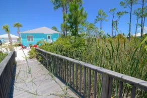 Sea Ya Later Gator Cozy Cottage Close to the Beach - Image 4