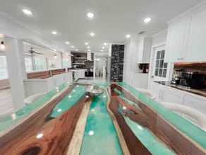 Charming 4/3 Lakehouse W/ Pool - Image 2