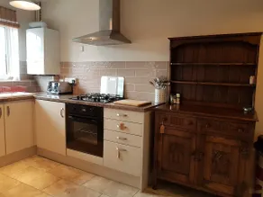 Farnham Flat - Image 2
